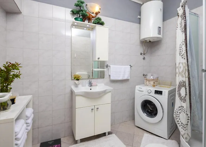 Poolside Lejlighed *