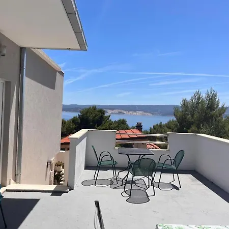 Poolside Apartment Lokva Rogoznica