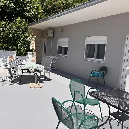 Apartment Poolside