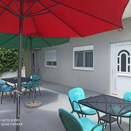 Poolside Apartment Lokva Rogoznica
