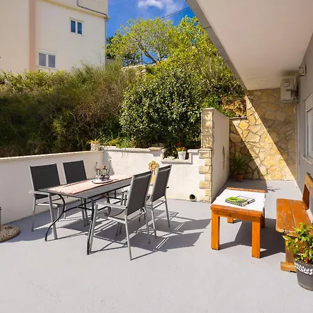 Appartement Poolside *