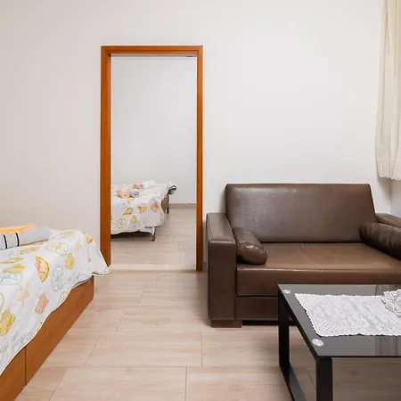 Apartment Poolside Lokva Rogoznica