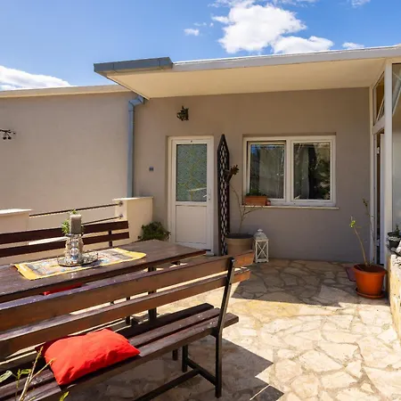 Appartement Poolside