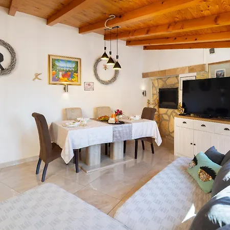 Poolside Appartement