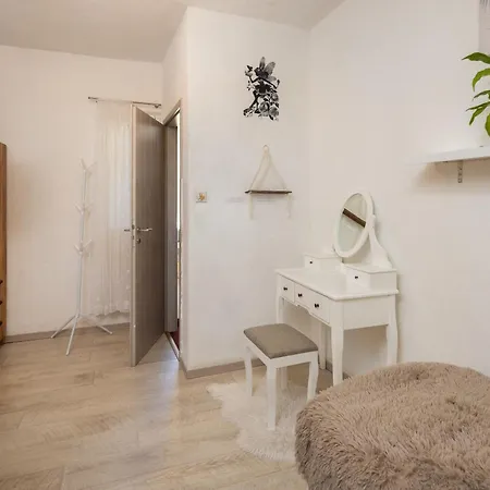 Poolside Apartman Lokva Rogoznica