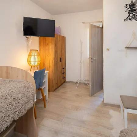 Appartement Poolside Lokva Rogoznica