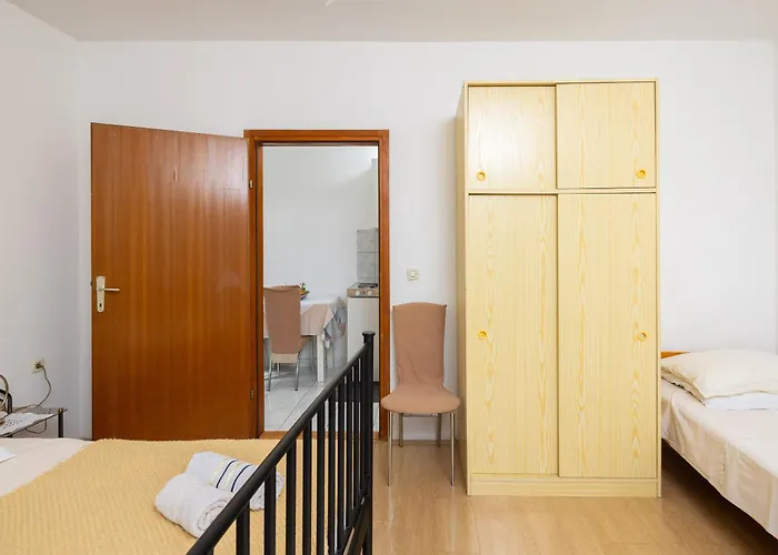 Poolside * 洛克瓦罗戈兹尼察